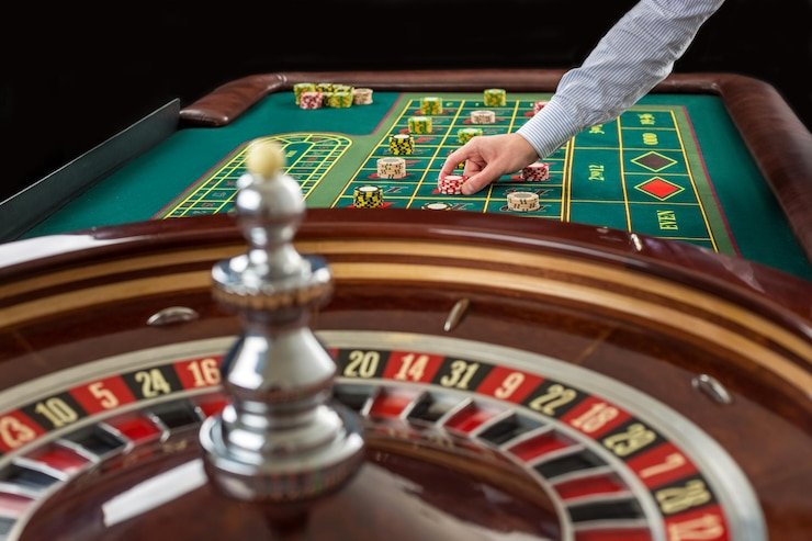 Antarmuka meja Bandar Poker di blitar4d menampilkan kartu pemain dan bandar dengan jelas